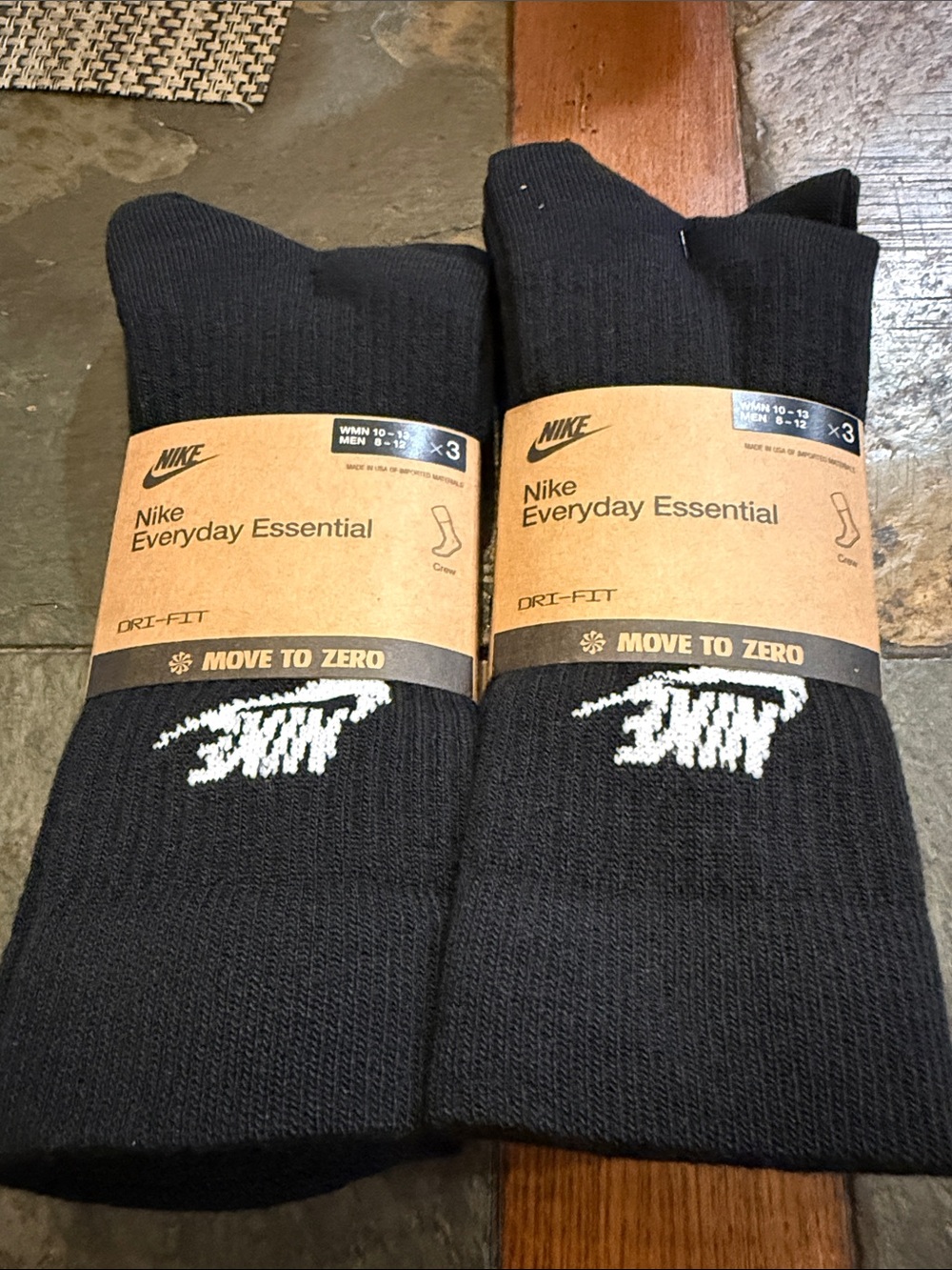 Nike Black Crew Athletic Socks with White Logo - 2-3 packs men’s 8-12 new